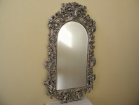 VELKÉ ZDOBENÉ ZRCADLO VE STŘÍBRNÉM RÁMU