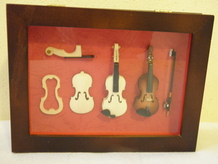HRACÍ ÚLOŽNÁ SKŘÍŇKA - VÝROBA HOUSLÍ