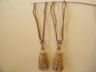 STŘAPCE ZLATÉ DVA KUSY NA ZÁVĚSY 