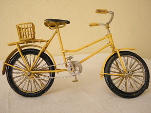 LUXUSNÍ  KOVOVÝ MODEL KOLA - RETRO