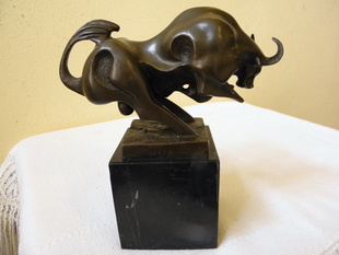 ART- DECO BRONZOVÝ BÝK NA MRAMORU