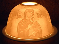 LUXUSNÍ BISKVITOVÝ PRŮSVITNÝ SVÍCEN