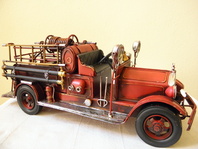 VELKÝ KOVOVÝ MODEL AUTA - HASIČI - RETRO - 41 cm 