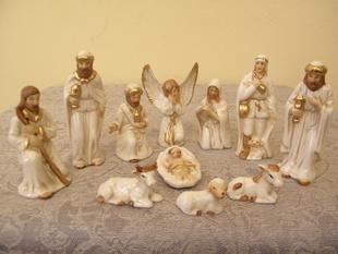 PORCELÁNOVÝ VÁNOČNÍ BETLÉM 11 KUSŮ