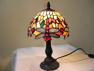 TIFFANY STOLNÍ LAMPA STÍNIDLO SKLO - VITRÁŽ