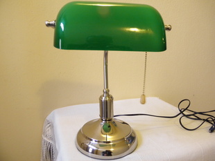 LUXUSNÍ STOLNÍ LAMPA BANKÉŘKA 