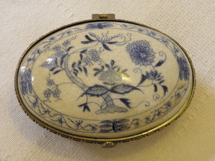 CIBULÁK KRÁSNÁ PORCELÁNOVÁ DÓZA 