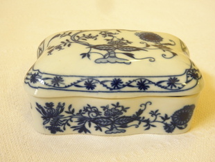 CIBULÁK - KRÁSNÁ PORCELÁNOVÁ DÓZA 