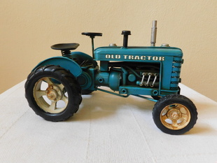 VELKÝ KOVOVÝ MODEL - TRAKTOR VETERÁN