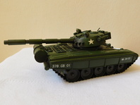 KOVOVÝ MODEL - TANK 