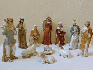 PORCELÁNOVÝ VÁNOČNÍ BETLÉM 11 KUSŮ