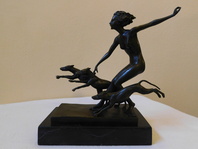 DIANA - BOHYNĚ LOVU - BRONZOVÁ SOCHA