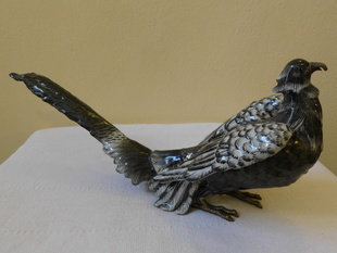 VELKÝ PORCELÁNOVÝ BAŽANT BRONZOVÝ ZOBÁK A STOJÁKY