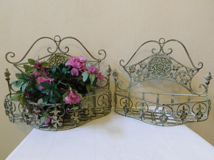 NÁSTĚNNÉ KOVOVÉ OZDOBNÉ TRUHLÍKY NA KVĚTINY