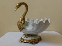 PORCEL. ŽARDINIÉRA V MOSAZ. MONTÁŽI LABUŤ