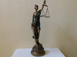 JUSTICE - SOCHA SPRAVEDLNOSTI 53 cm