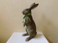 VELIKONOČNÍ ZAJÍC S MAŠLIČKOU 49 cm