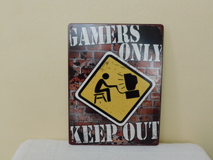 GAMERS ONLY KEEP OUT - PLECHOVÁ CEDULE
