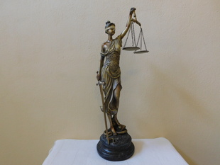 JUSTICE - SOCHA SPRAVEDLNOSTI 53 cm