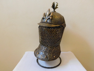 RYTÍŘSKÁ KOVOVÁ PŘILBA - HELMA