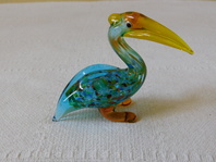 SKLENĚNÁ FIGURKA - PELIKÁN