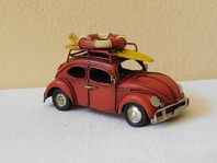 KOVOVÝ MODEL AUTA VOLKSWAGEN BROUK