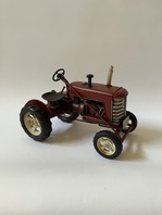 KOVOVÝ MODEL - TRAKTOR VETERÁN - RUČNÍ PRÁCE