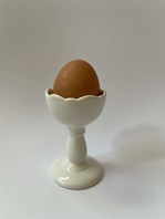 PORCELÁNOVÝ STOJAN, STOJÁNEK, KALÍŠEK NA VAJÍČKA