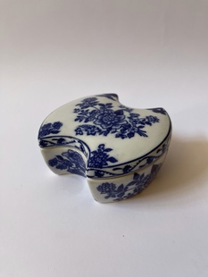 CIBULÁK - PORCELÁNOVÁ DÓZA S VÍKEM