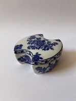 CIBULÁK - PORCELÁNOVÁ DÓZA S VÍKEM