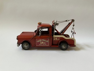 KOVOVÝ MODEL AUTA - ODTAHOVKA