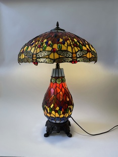 STOLNÍ LAMPA TIFFANY VÁŽKY V SECESNÍM STYLU 70 cm