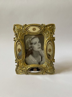 ZLATÝ RÁMEČEK NA FOTO - ZDOBENÝ RELIÉF