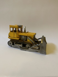 BULDOZER - KOVOVÝ MODEL RUČNÍ PRÁCE