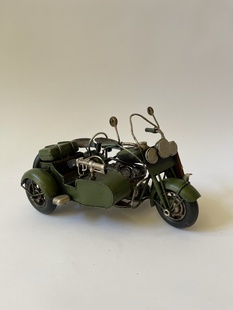  MOTORKA SE SAJDKÁROU - KOVOVÝ MODEL