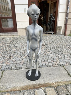 ALIEN STUUN 124 cm - SOCHA MIMOZEMŠŤAN