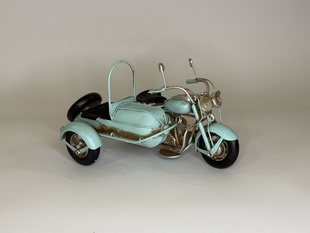 KOVOVÝ MODEL MOTORKY SE SAJDKÁROU 21 cm