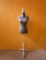 KREJČOVSKÁ PANNA VEL. 38, VÝŠKA 168 cm