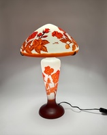 SKLENĚNÁ LAMPA VE STYLU GALLE - ČERVENÁ RŮŽE