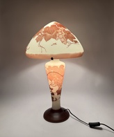 SKLENĚNÁ LAMPA VE STYLU GALLE - HNĚDÁ, HROZNO