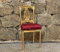 ZLATÁ ŽIDLE - VÍNOVÝ POTAH DESIGNOVÝ KUS