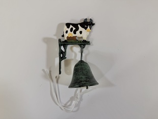 KRAVIČKA - LITINOVÝ ZVON NA OZDOBNÉ KONZOLI