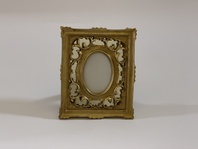 RÁMEČEK - ZLATÉ PROVEDENÍ S DEKORATIVNÍM ZDOBENÍM