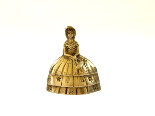 FIGURÁLNÍ ZVONEČEK MOSAZ - DÁMA V ŠATECH